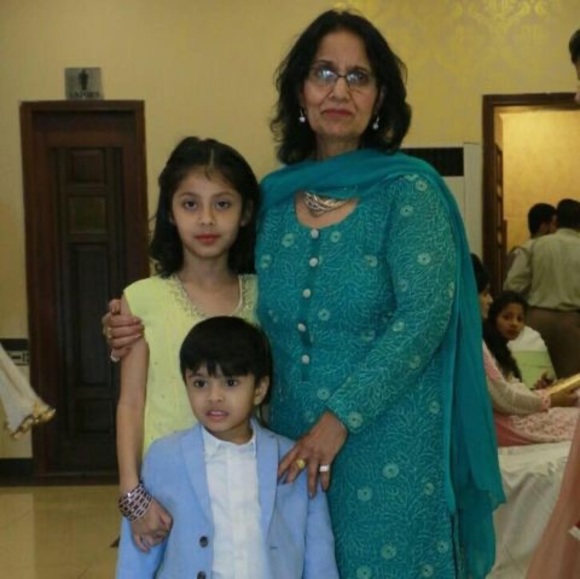 Meet your Posher, Fakhra - Picture 1 of 1